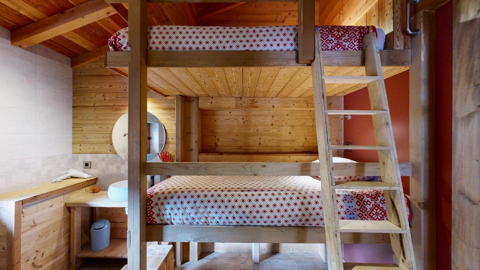 Grand Croix - Standing - 8, 10 Pers Chalet *